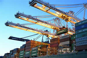 铁路运输和航空运输之间的区别是什么